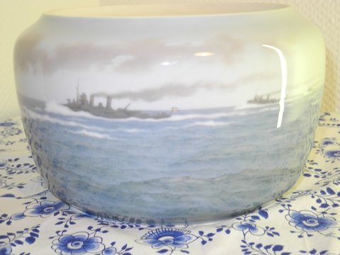 CBO - Torpedo Boat Vase