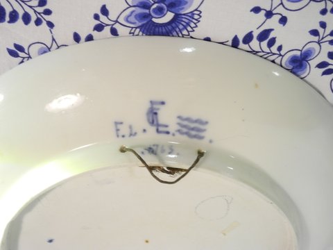 Plate with birds and reed
