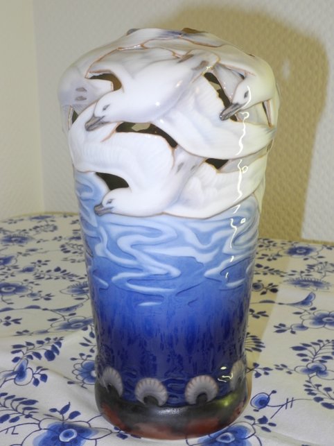 E'HL - Openwork vase with seagulls