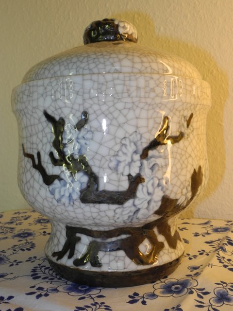 FG - Crackle glaze urn