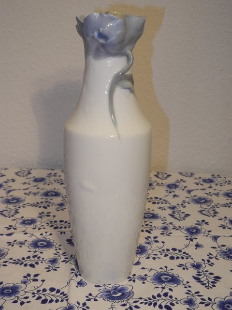 Mela Anderberg - Poppy vase