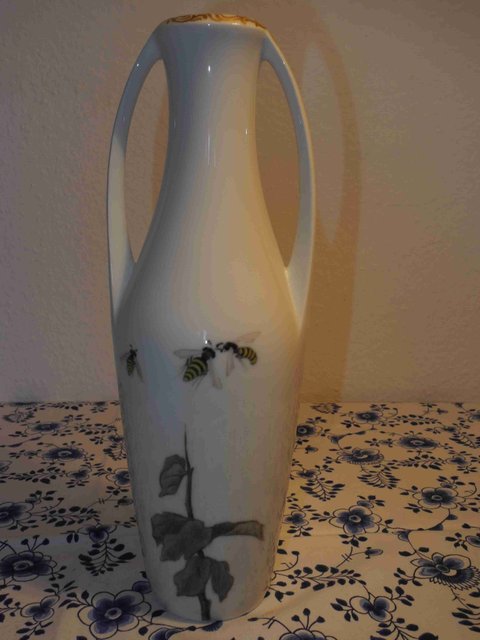 Bee Vase with Handle